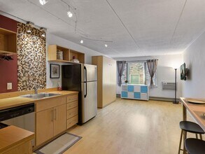 Building Photo - 3512 Bryant Ave S