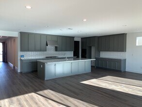 Building Photo - Home In Tracy Hills - Tenant occupied DO N...