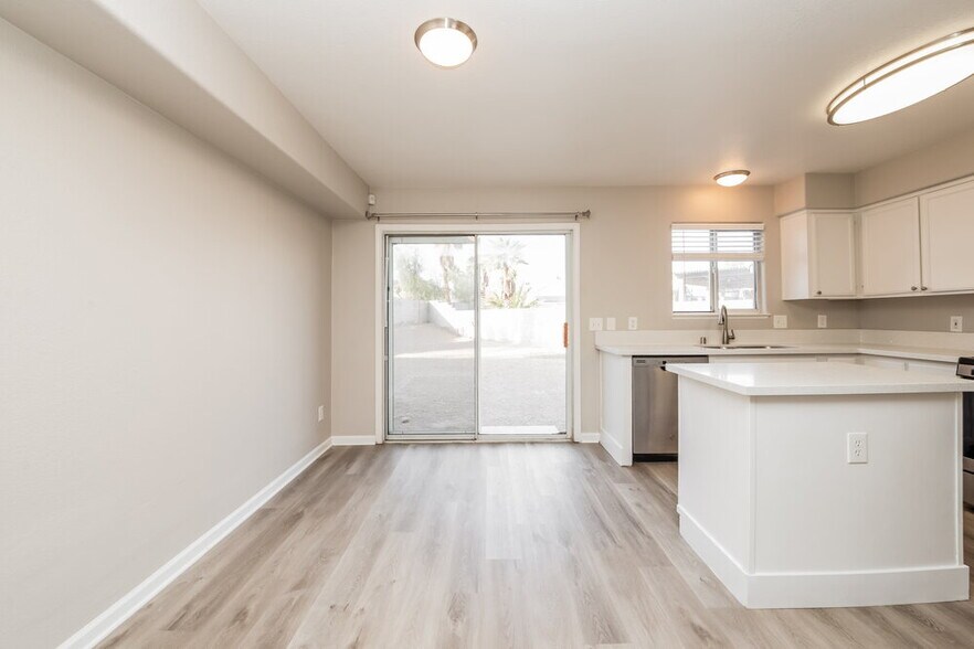 Building Photo - 6101 Bardstown Dr