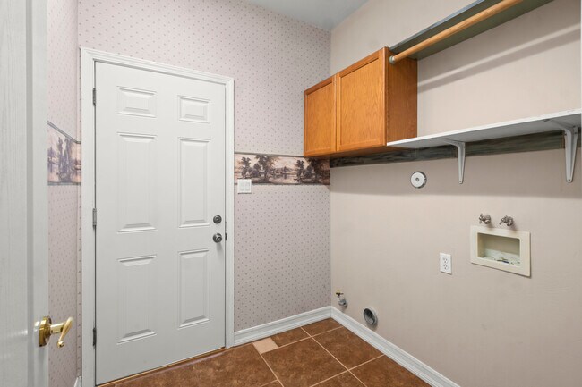 Building Photo - 9815 Metherly Hill Rd