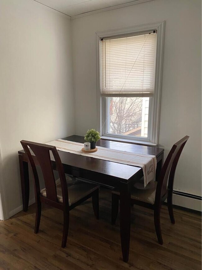 Building Photo - 787 Glen Rd