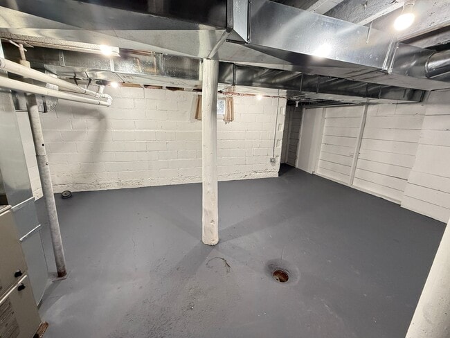 Building Photo - NEW REMODELED- 2 bedroom duplex