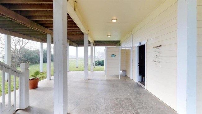 Building Photo - 909 Rancho Caribe Dr