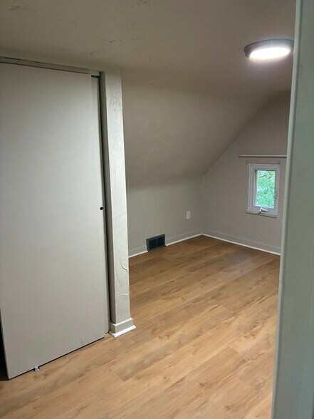 Building Photo - 4015 Gibsonia Rd