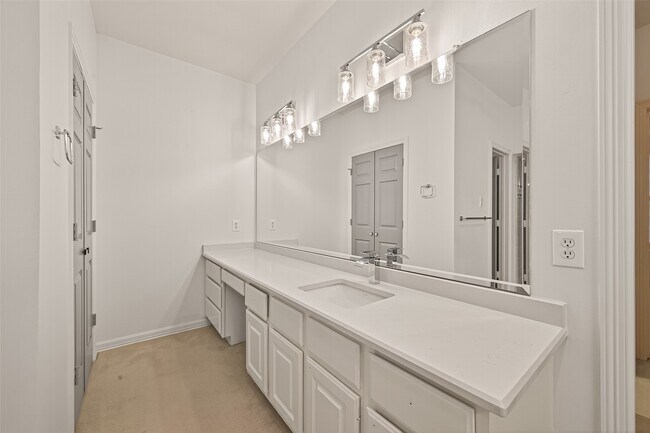 Building Photo - 431 Westmoreland St