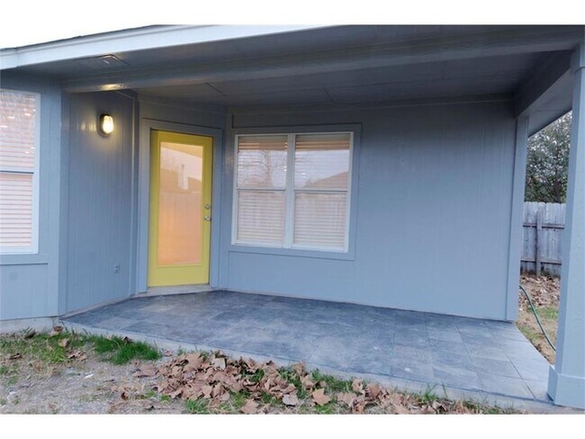 Building Photo - 107 Tanglewood Ln
