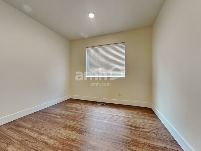 Building Photo - 1427 92nd Way SE