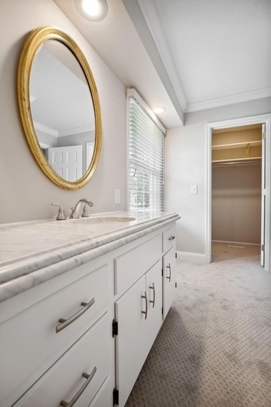 Building Photo - 5721 Londonderry Rd