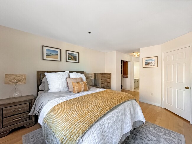 Master Bedroom - 1050 N Taylor St