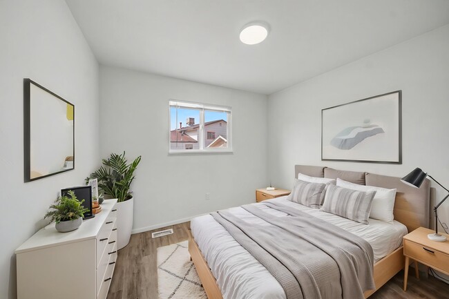 Building Photo - 165 Glenn Pl