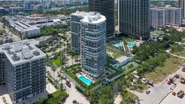 Building Photo - 9601 Collins Ave