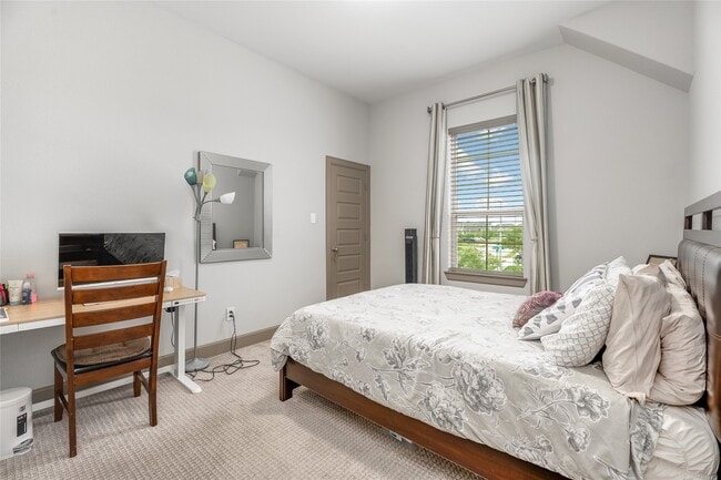 Building Photo - 2236 Bayou Cove Ln