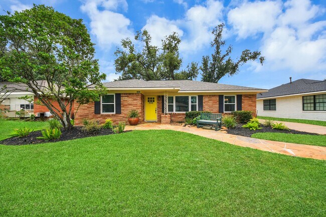 Building Photo - 6403 Waltway Dr