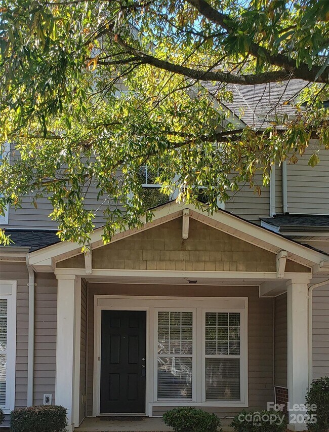 Building Photo - 1011 Laparc Ln