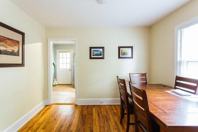 Building Photo - 365 Holman Ave