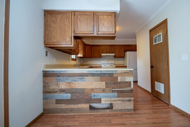 Building Photo - 123 Pierre Pl