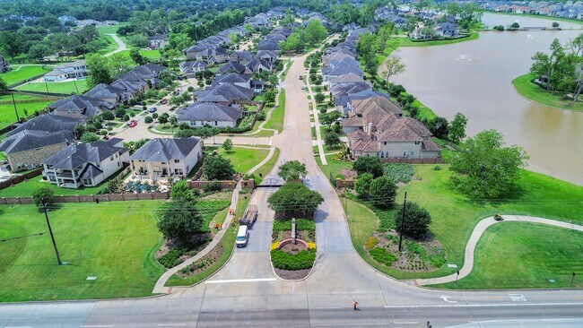 Building Photo - 4834 Avalon Plantation Dr