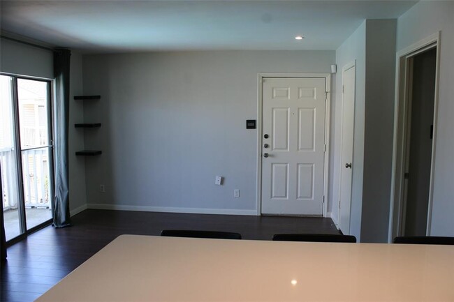 Building Photo - 2750 Holly Hall St