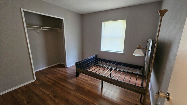 Building Photo - 15303 Gran Vista Dr