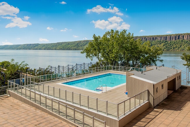 Building Photo - 1155 Warburton Ave