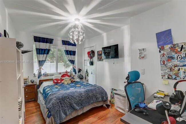 Building Photo - 14530 Garden Dr