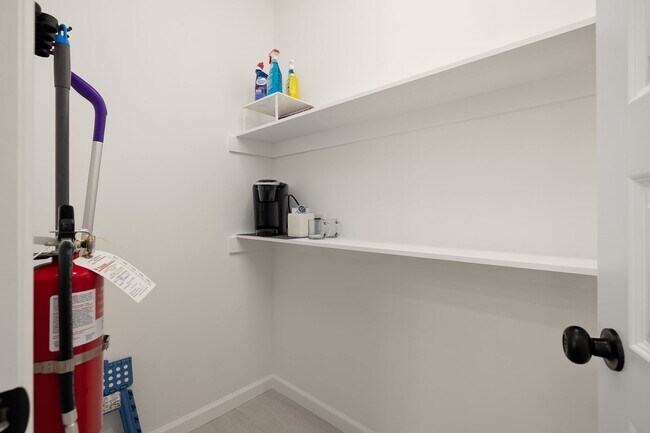 Building Photo - New Beautiful Townhome!