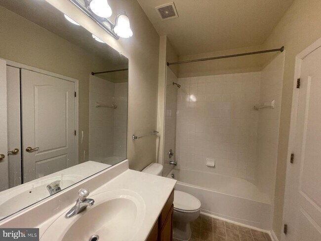 Building Photo - 24693 Kings Canyon Square