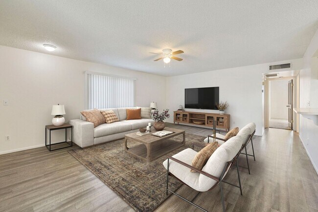 Building Photo - Moon Valley Townhouse at 7th and T-Bird!