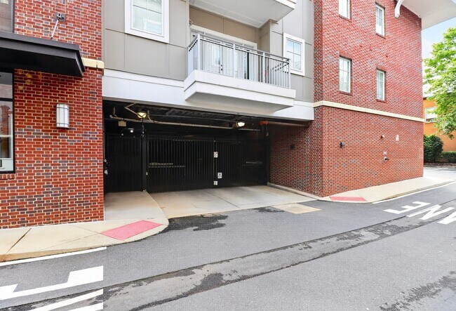 Building Photo - 1829 Kenilworth Ave