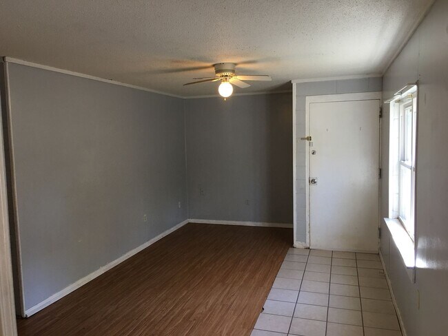 Building Photo - 8 Pinetree Apartment Rd