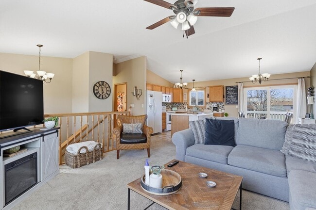 Building Photo - 4517 Three Rivers Dr