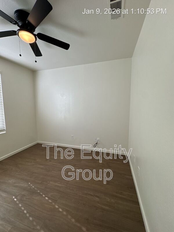 Building Photo - 816 W Loyola Ave