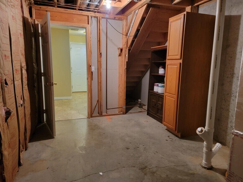 Building Photo - 2006 Greystone Dr