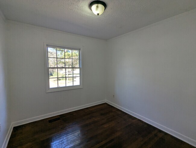 Building Photo - 4446 Falcon Ct