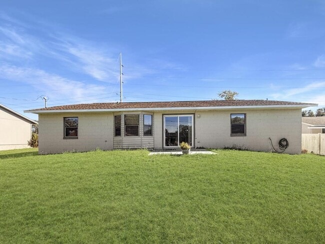 Building Photo - 518 Providence Blvd