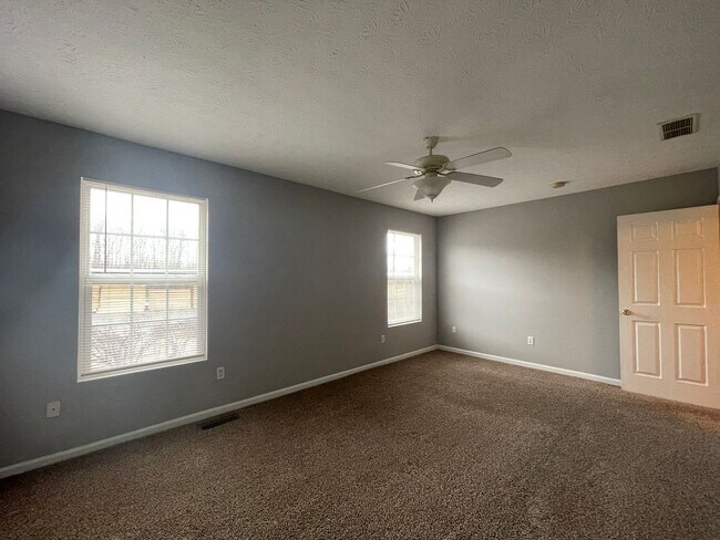 Building Photo - 1412/1414 Creekside