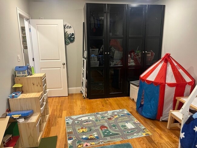 Building Photo - 45 Spring St