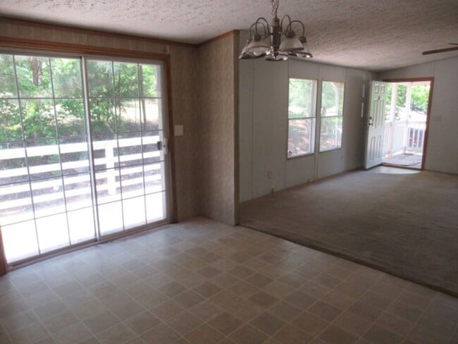 Building Photo - 406 Crystal Dr