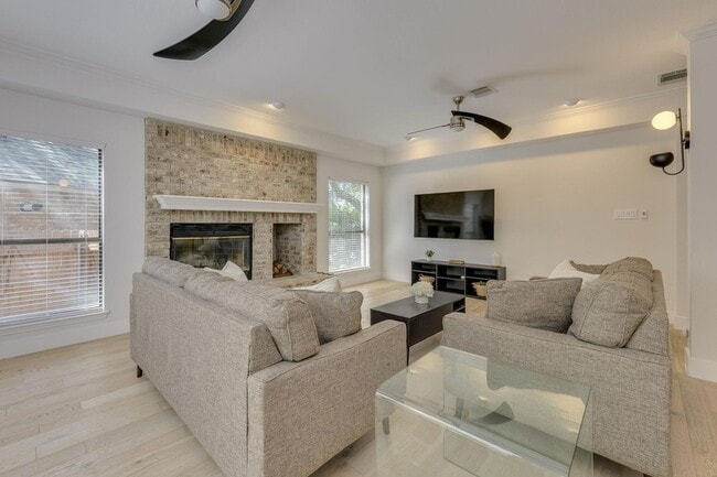 Building Photo - 3914 Latimer Dr