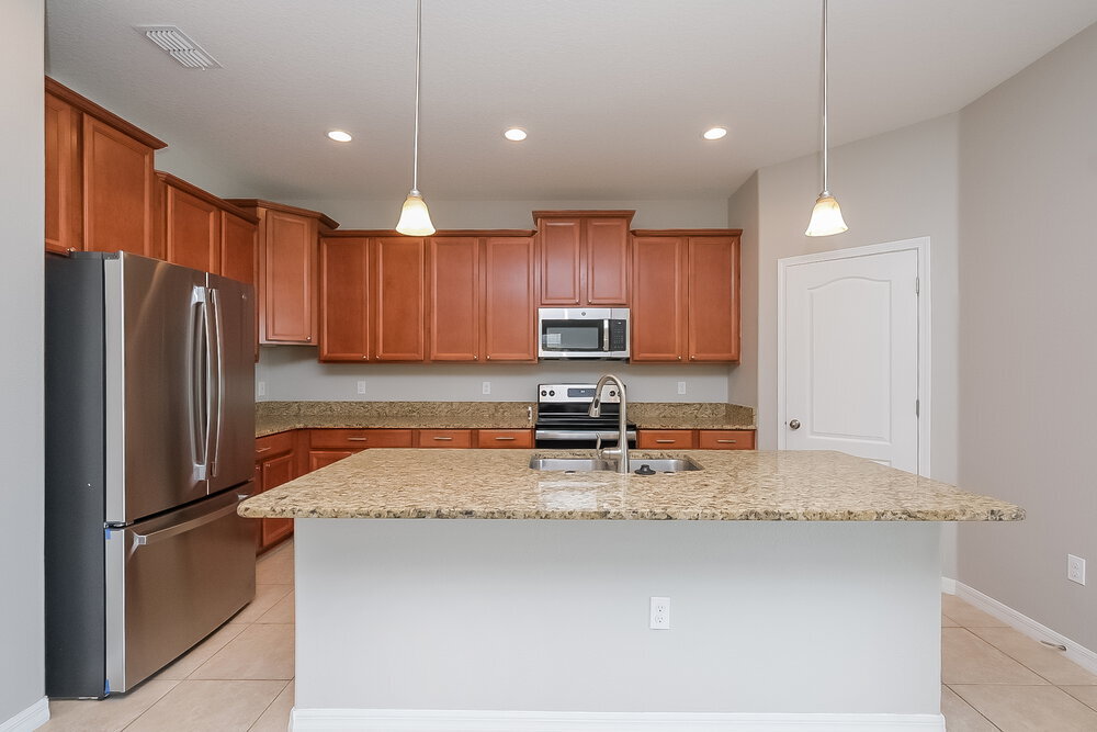 Building Photo - 1309 Oak Pond St