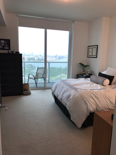 Building Photo - 253 NE 2nd St