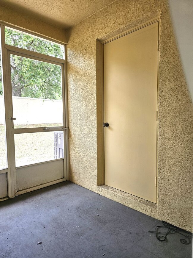 Building Photo - Regency Key Townhouse
