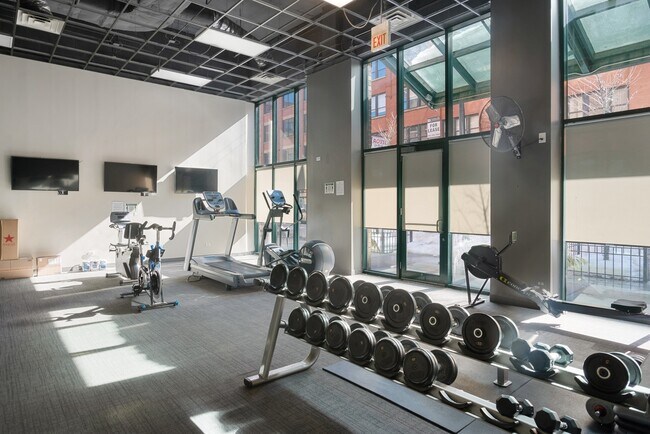 Building Photo - 400 W Ontario St