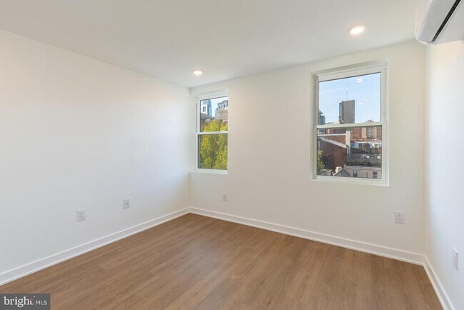 Building Photo - 1134 Pine St