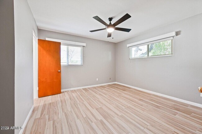 Building Photo - 1226 W Rancho Dr