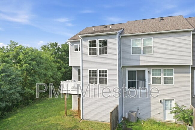 Building Photo - 100 Bertelli Ct