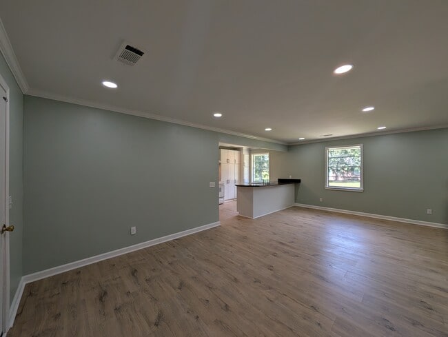Building Photo - 112 Alexander Ave