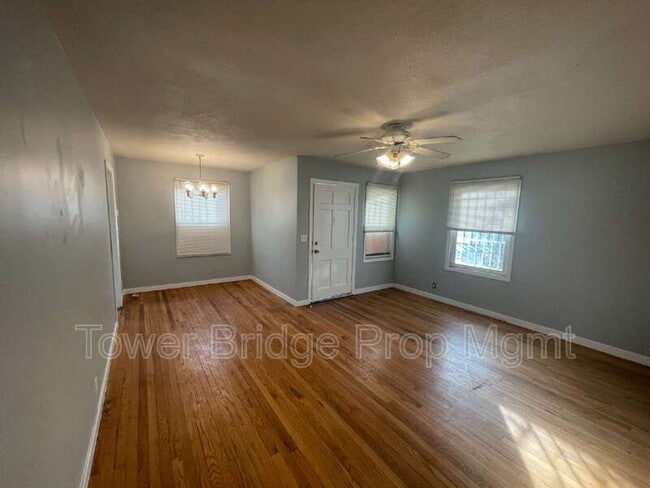 Building Photo - 2871 32nd Ave