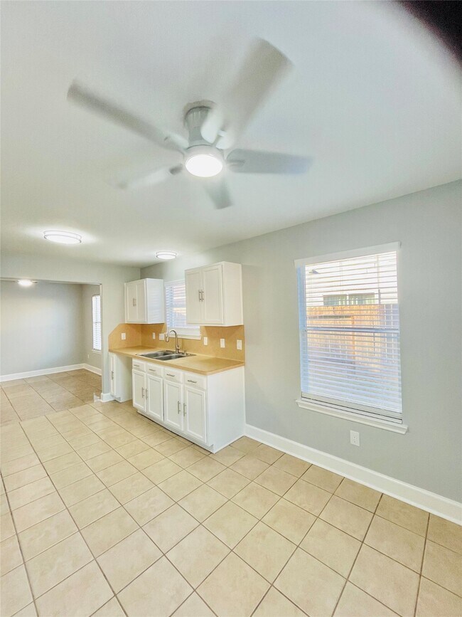 Building Photo - 17030 Cypresswood Glen Tr