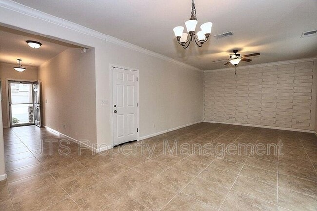 Building Photo - 9200 Rioja St